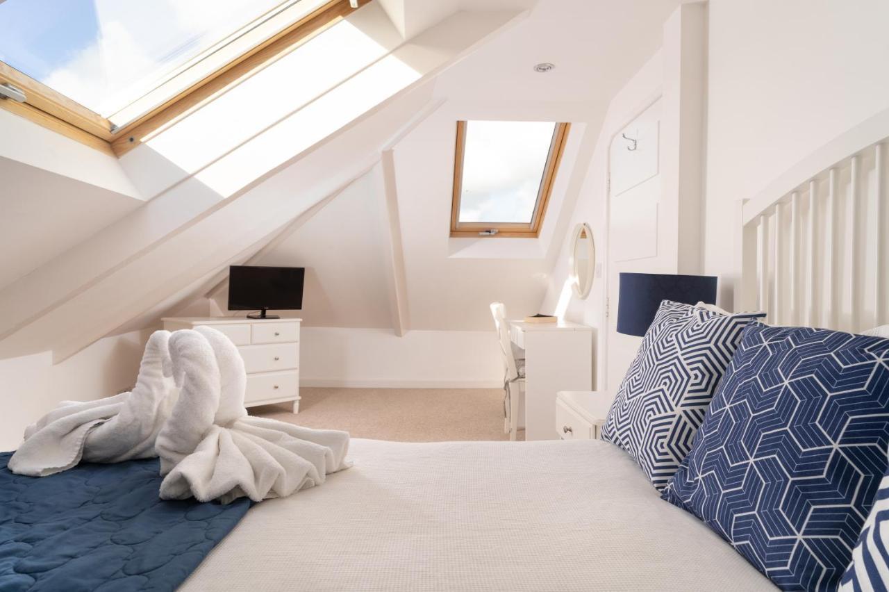 Stunning Views Over Mounts Bay With Balcony 彭赞斯 外观 照片