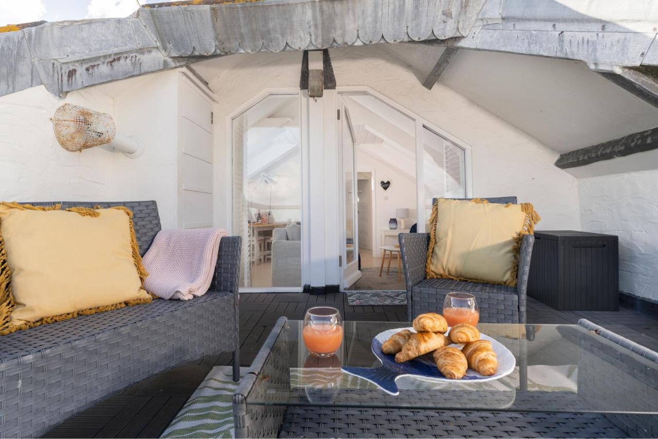 Stunning Views Over Mounts Bay With Balcony 彭赞斯 外观 照片