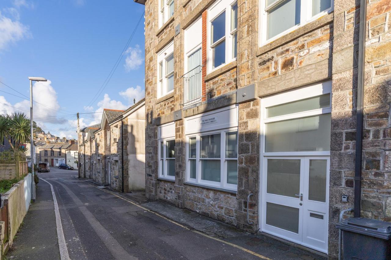 Stunning Views Over Mounts Bay With Balcony 彭赞斯 外观 照片