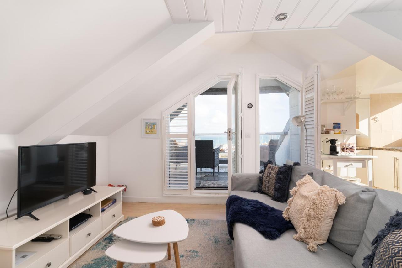 Stunning Views Over Mounts Bay With Balcony 彭赞斯 外观 照片